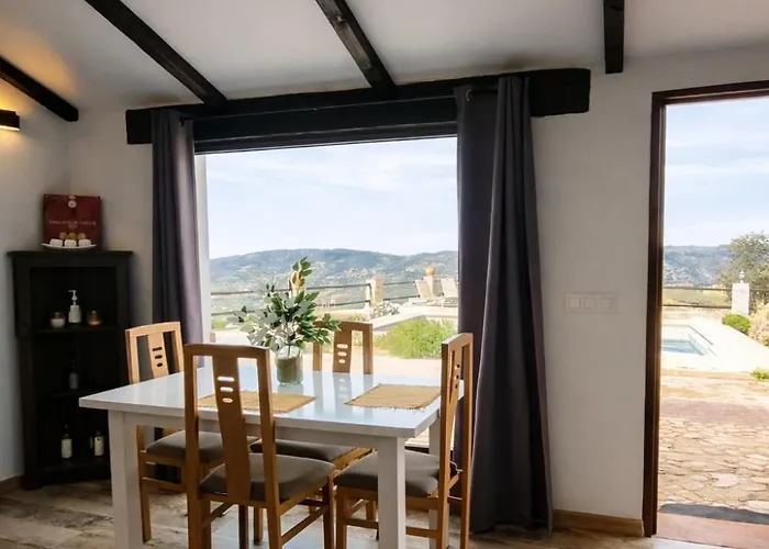 252 By Villamya * Ronda